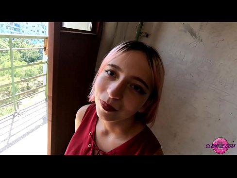 ❤️ Student Sensual xucla un desconegut a l'Outback - Cum a la cara ❌ Vídeo de sexe a nosaltres ☑
